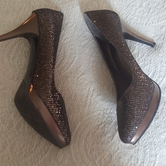 Nine West Size 10M Bronze Metallic 4" Shoes - Picture 2 of 3